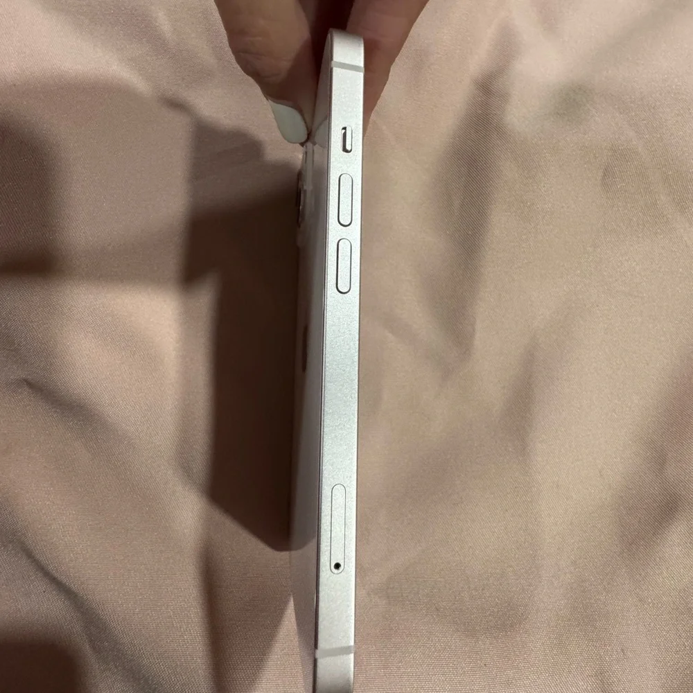 Pink IPhone 13 128gb Smartphone with Display